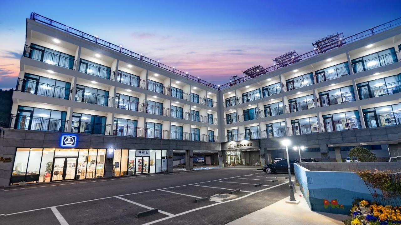 Gold Beach Resort يوسو المظهر الخارجي الصورة